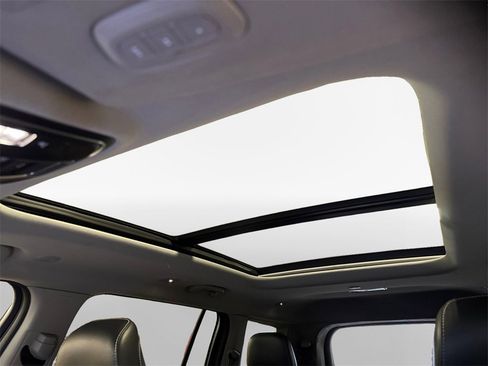 Used 2022 Jeep Grand Cherokee L Limited image 23