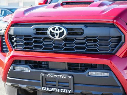 New 2025 Toyota Tacoma TRD Sport image 6