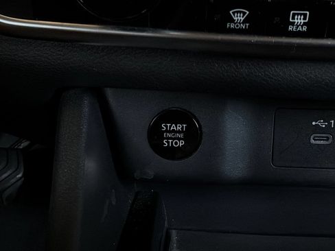 Used 2025 Nissan Rogue SV FWD image 29