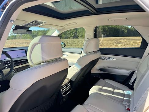 New 2026 Genesis GV70 2.5T Select image 24