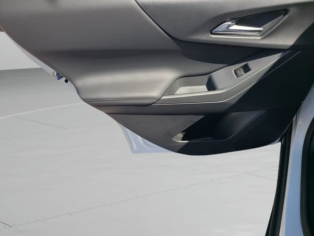 New 2026 Chevrolet Equinox LT w/ Safety and Technology Package FWD image 17