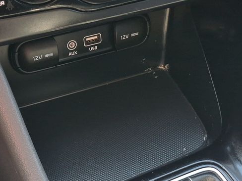 Used 2019 Kia Niro EX FWD image 23