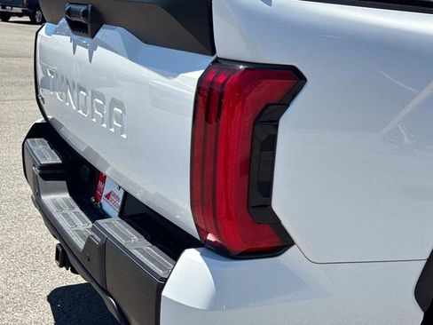 Used 2022 Toyota Tundra SR5 w/ SR5 Premium Package AWD/4WD image 12