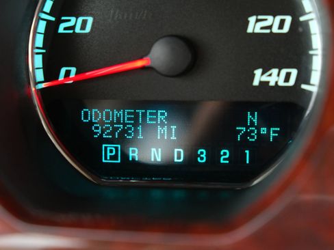 Used 2009 Buick Lucerne CXL w/ Driver Confidence Package image 38