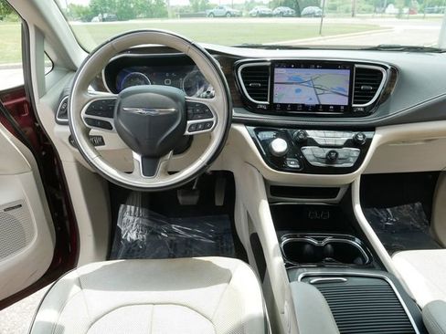 Used 2021 Chrysler Pacifica Limited w/ Premium & Safety Sphere Group AWD/4WD image 22