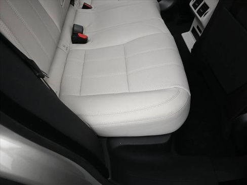 Used 2020 Land Rover Range Rover Velar S image 27