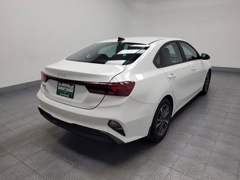 Used 2023 Kia Forte LXS FWD image 9