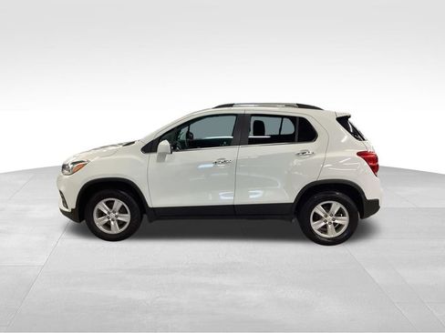 Used 2017 Chevrolet Trax LT w/ LT Convenience Package AWD/4WD image 27
