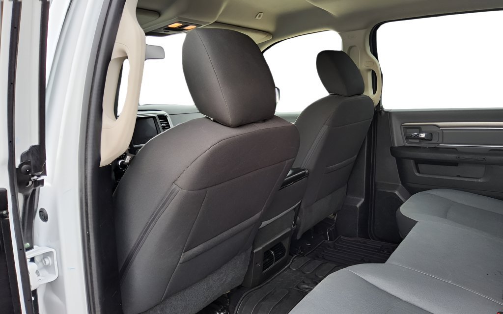Used 2023 RAM 1500 Classic SLT w/ Electronics Group AWD/4WD image 28