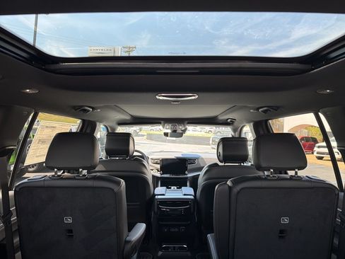 New 2026 Jeep Grand Wagoneer 4WD image 10
