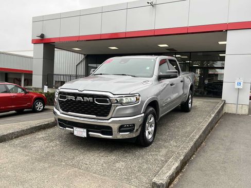 Used 2025 RAM 1500 Big Horn AWD/4WD image 5
