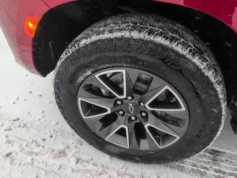 Used 2021 Chevrolet Tahoe Z71 w/ Rear Media and Nav Package image 15