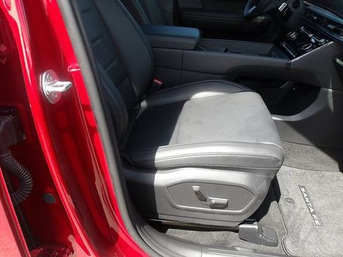 Used 2025 Hyundai Santa Fe Calligraphy AWD/4WD image 9