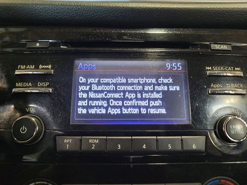 Used 2015 Nissan Rogue S FWD image 25