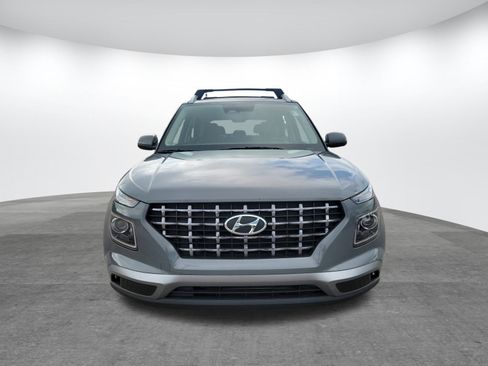 Used 2023 Hyundai Venue SEL image 2