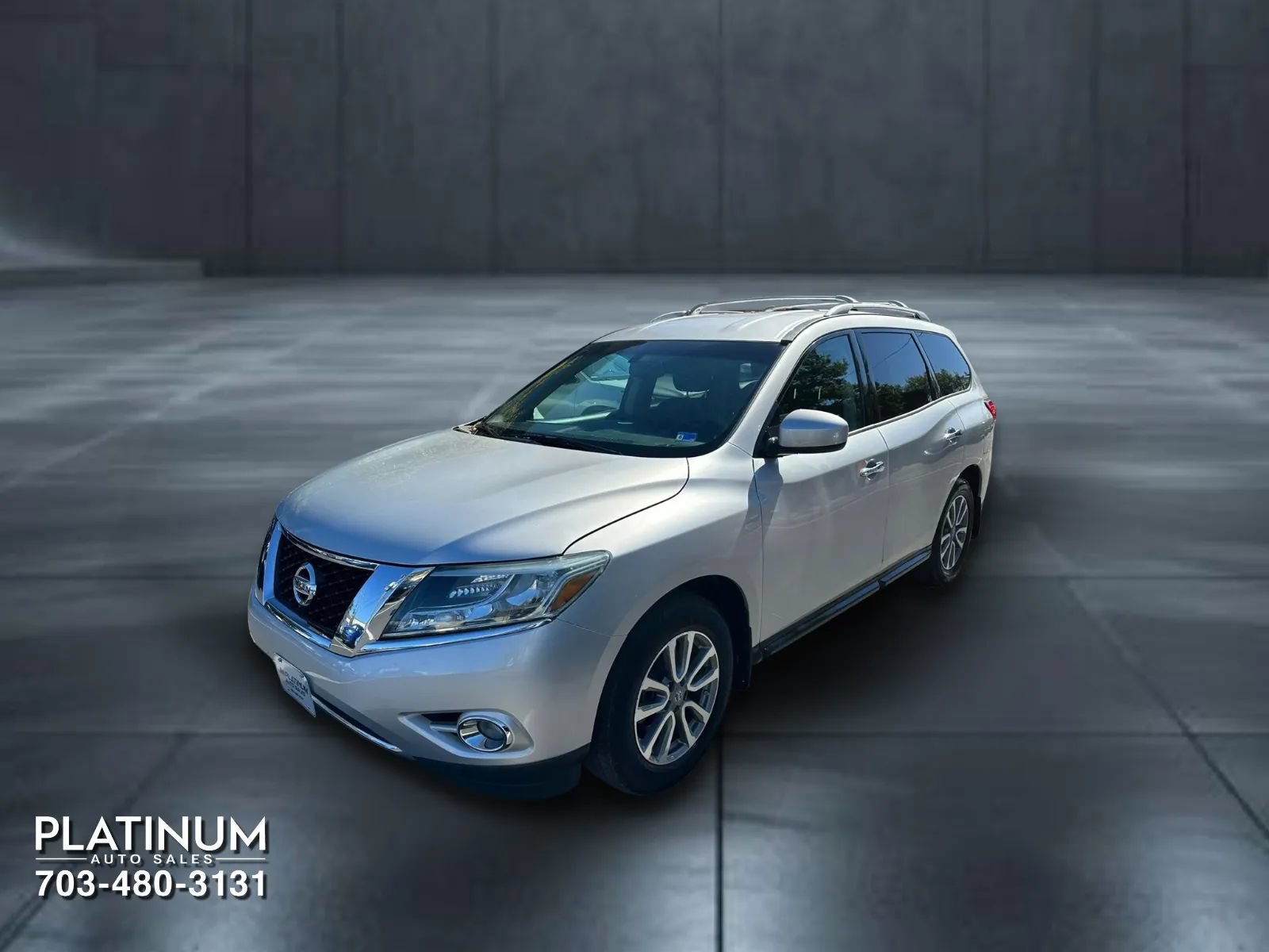 Used 2015 Nissan Pathfinder SV w/ Cargo Package FWD image 6