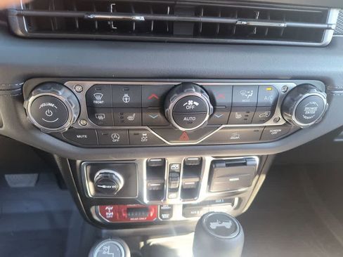 New 2026 Jeep Wrangler Unlimited Rubicon image 19