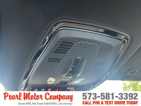 Used 2024 Cadillac Lyriq Luxury w/ Nappa Leather Package AWD/4WD image 15
