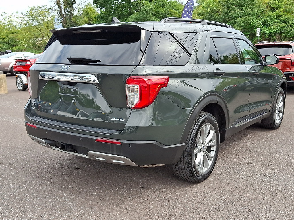 Certified 2023 Ford Explorer XLT w/ Equipment Group 202A AWD/4WD image 10