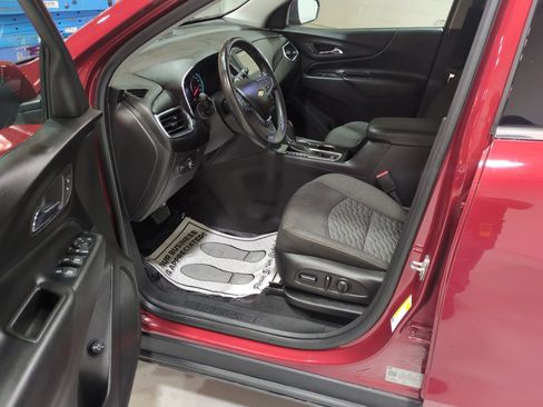 Used 2019 Chevrolet Equinox LT w/ Driver Convenience Package AWD/4WD image 16