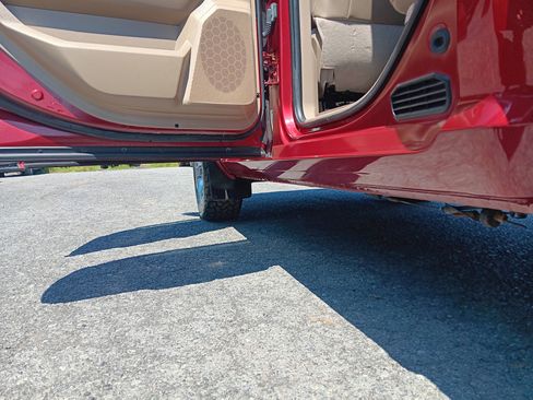 Used 2012 RAM 1500 Laramie AWD/4WD image 9