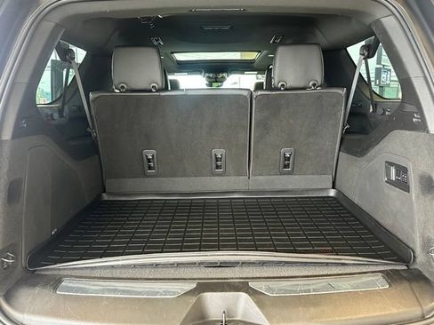 Used 2022 Cadillac Escalade ESV Premium Luxury AWD/4WD image 29