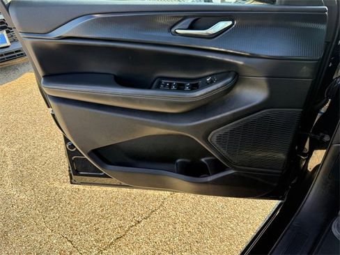 Used 2024 Jeep Grand Cherokee L Laredo image 21