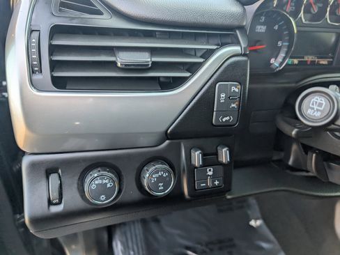Used 2019 Chevrolet Tahoe LT w/ RST Edition image 13