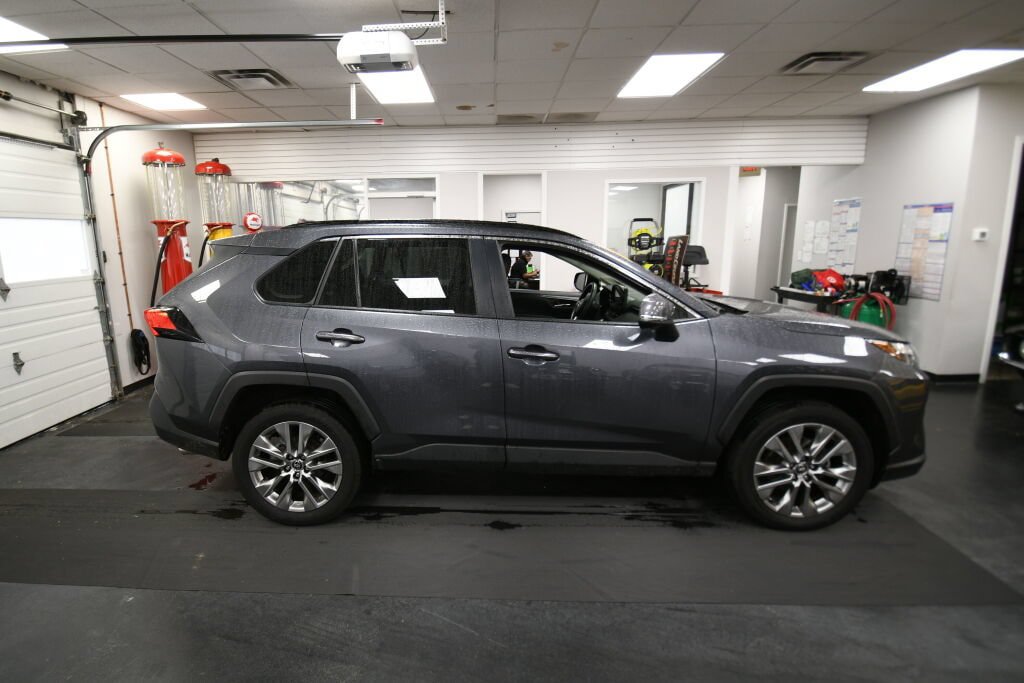 Used 2023 Toyota RAV4 XLE Premium AWD/4WD image 8