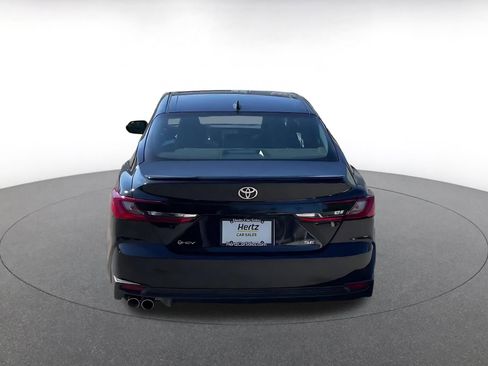 Used 2025 Toyota Camry SE image 11