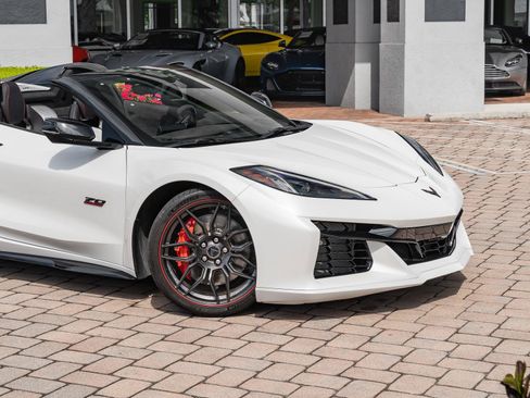 Used 2023 Chevrolet Corvette Z06 RWD image 6