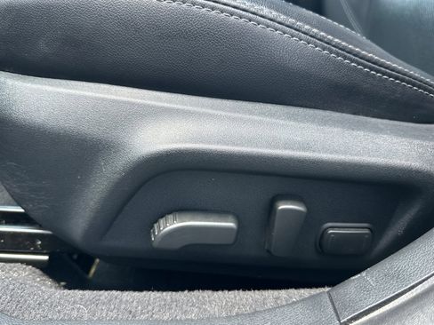 Used 2018 Subaru Outback 3.6R Limited AWD/4WD image 13