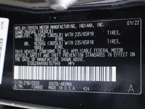 Used 2022 Toyota Highlander XLE FWD image 25