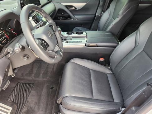 Used 2024 Lexus LX 600 F Sport AWD/4WD image 5