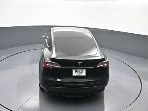 Used 2023 Tesla Model Y Long Range image 40