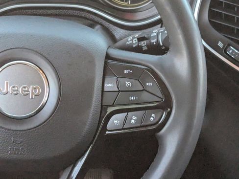 Used 2023 Jeep Cherokee Altitude Lux image 21