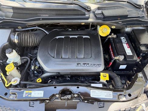 Used 2019 Dodge Grand Caravan SXT FWD image 8