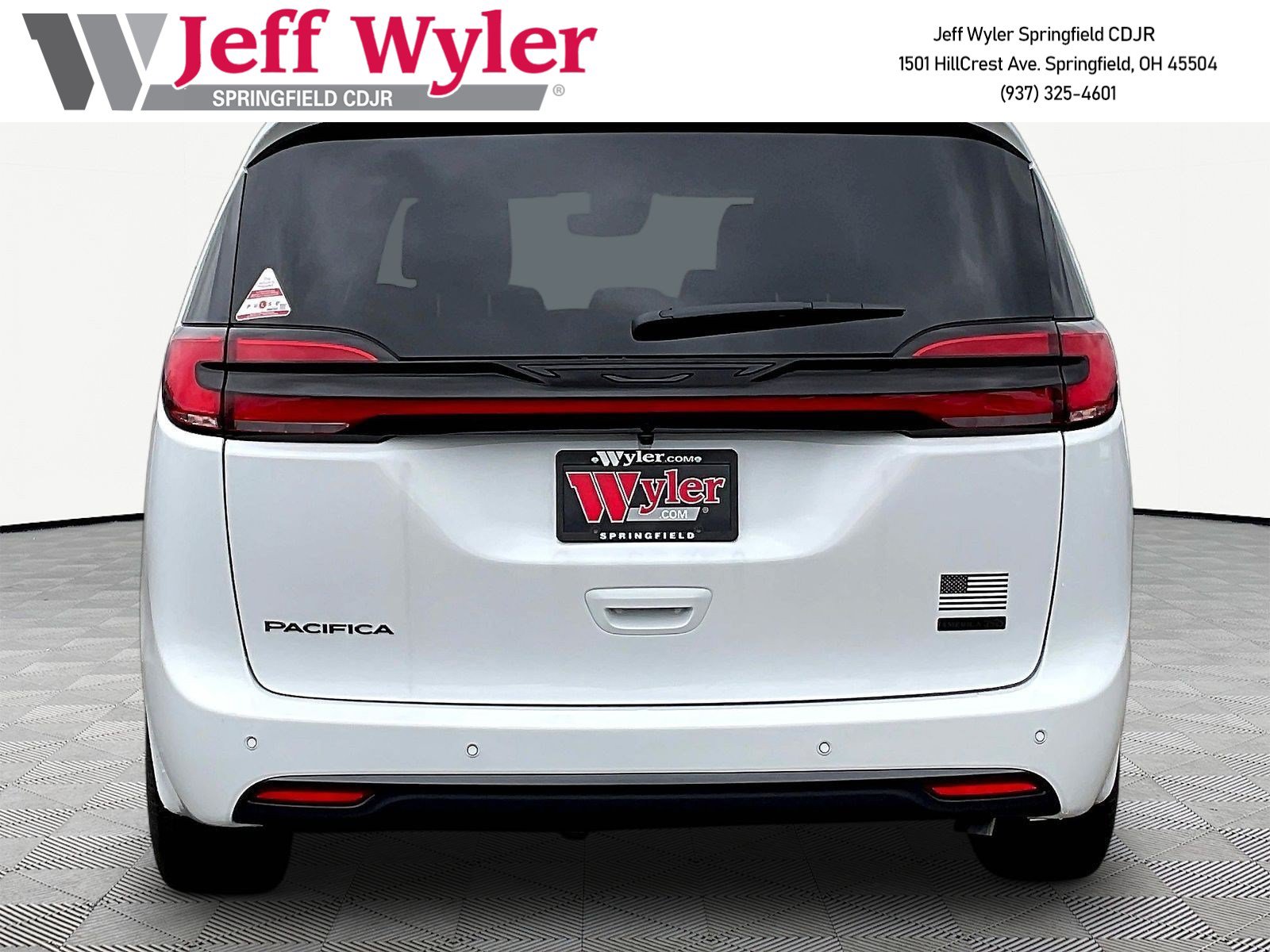 New 2027 Chrysler Pacifica Select FWD image 5