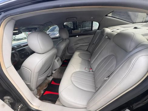 Used 2009 Buick Lucerne CXL FWD image 19