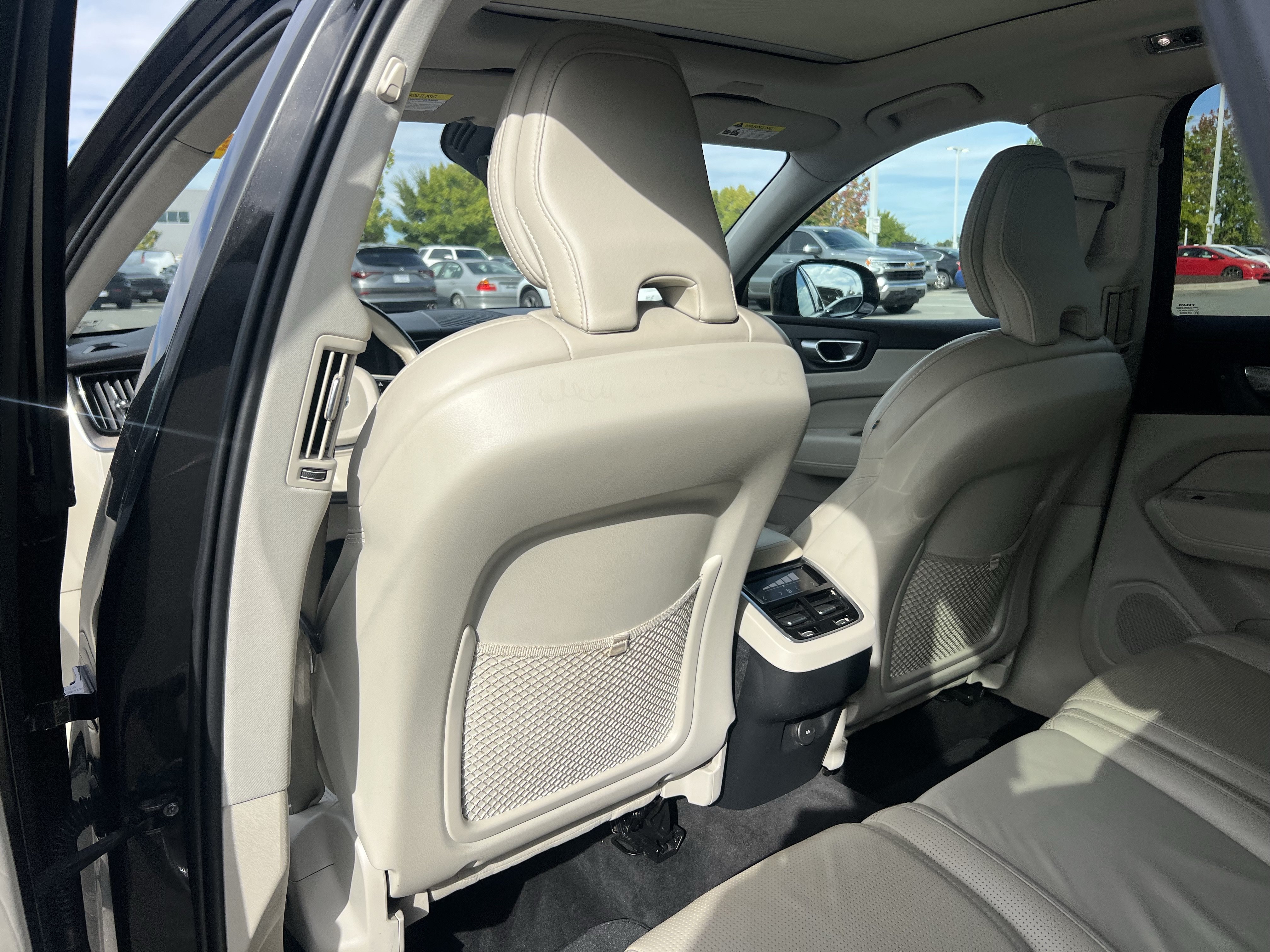 Used 2021 Volvo XC60 T6 Inscription w/ Protection Package Premier AWD/4WD image 30