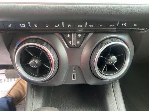 Used 2020 Chevrolet Blazer LT AWD/4WD image 15