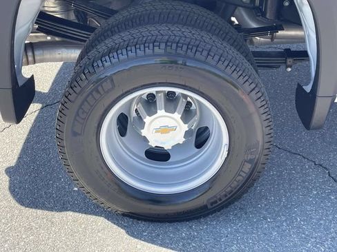 New 2026 Chevrolet Silverado 3500 W/T AWD/4WD image 9
