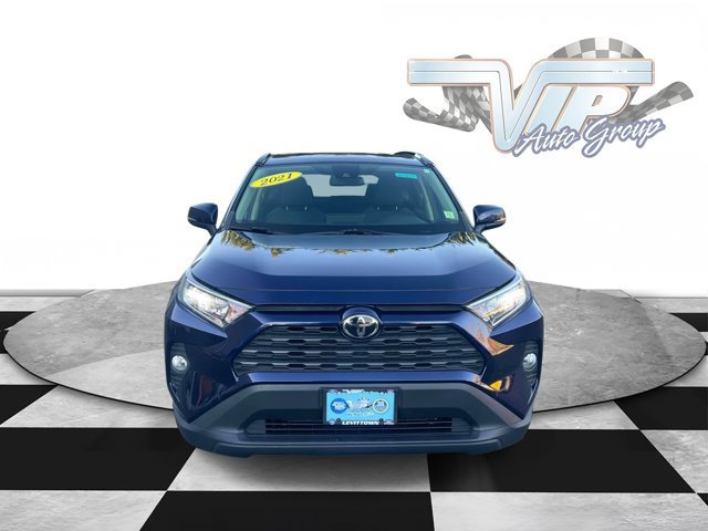 Used 2021 Toyota RAV4 XLE AWD/4WD image 2