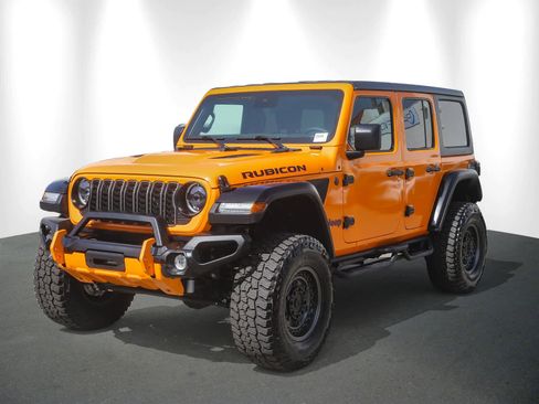 Used 2025 Jeep Wrangler Unlimited Rubicon w/ Convenience Group image 3