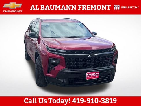 Used 2026 Chevrolet Traverse RS w/ LPO, Floor Liner Package AWD/4WD image 1