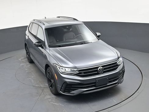 Used 2024 Volkswagen Tiguan SE R-Line image 26
