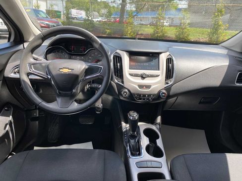 Used 2016 Chevrolet Cruze LS FWD image 8