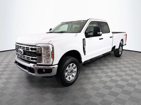 Used 2024 Ford F350 XLT w/ FX4 Off-Road Package AWD/4WD image 3
