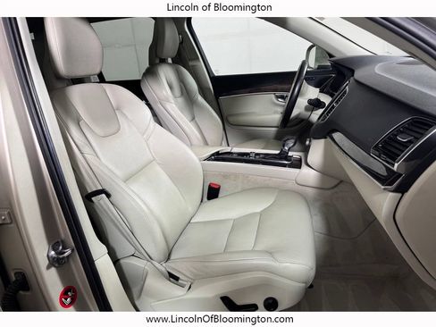 Used 2016 Volvo XC90 T6 Momentum AWD/4WD image 9