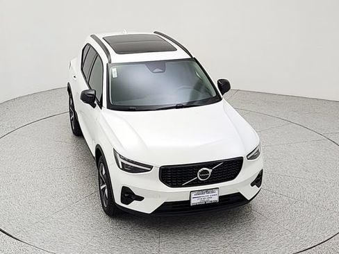 New 2026 Volvo XC40 B5 Plus w/ Protection Package Premier AWD/4WD image 14